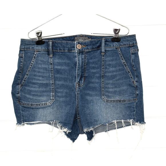 Torrid Shorts Size 14 Denim Cut-Offs Large Pockets Belt Loops Zipper Festival - Picture 1 of 6